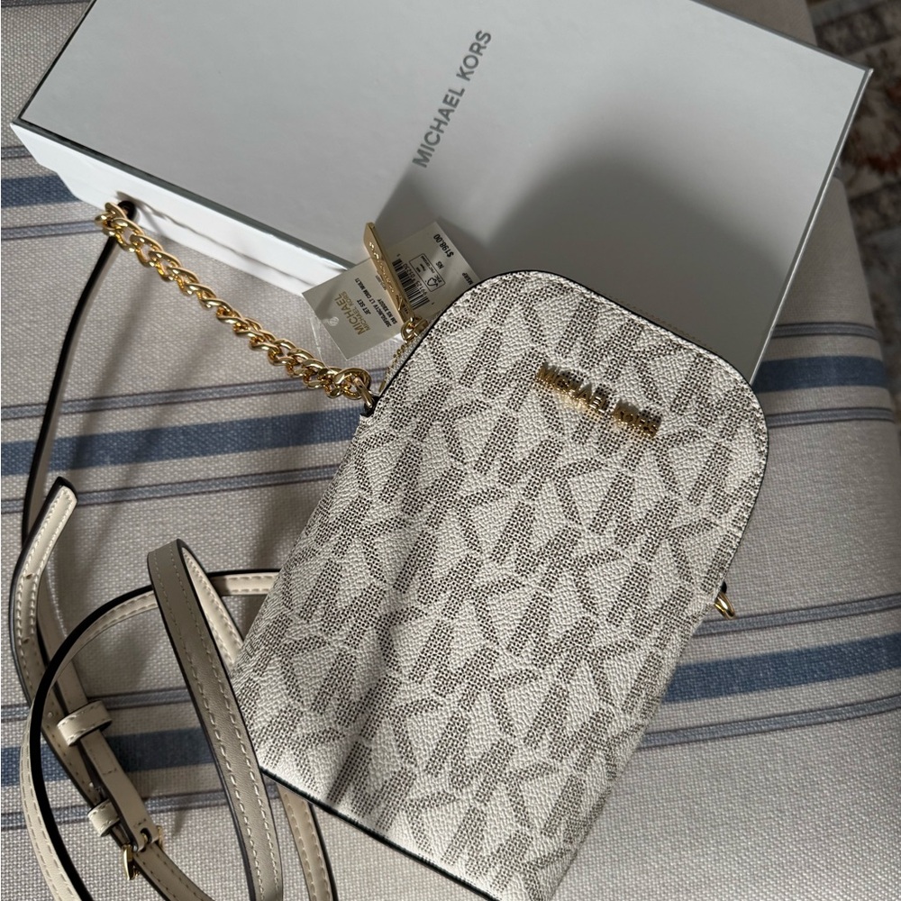 Michael Kors Vanilla/Acorn Signature Crossbody with Gold Chain